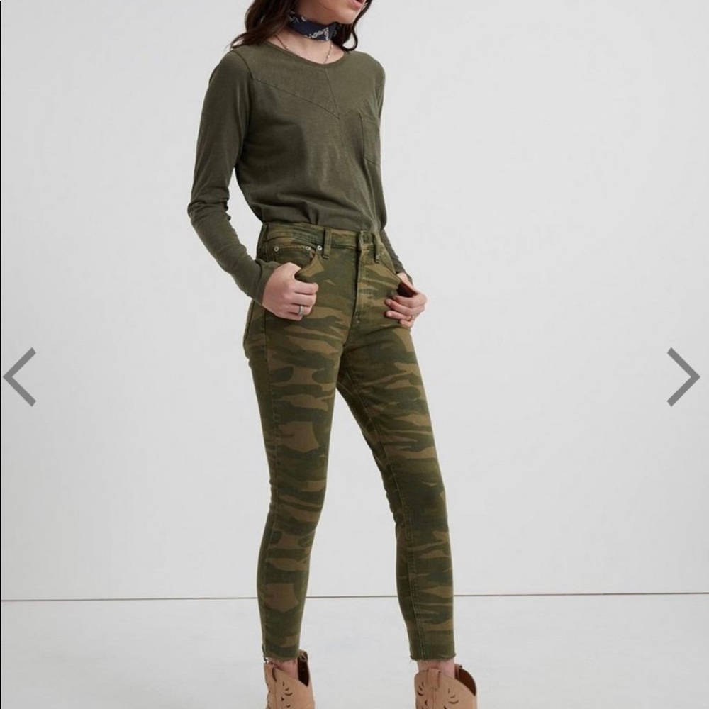 High Rise Bridgette Crop Jean in Classic Camo 💚